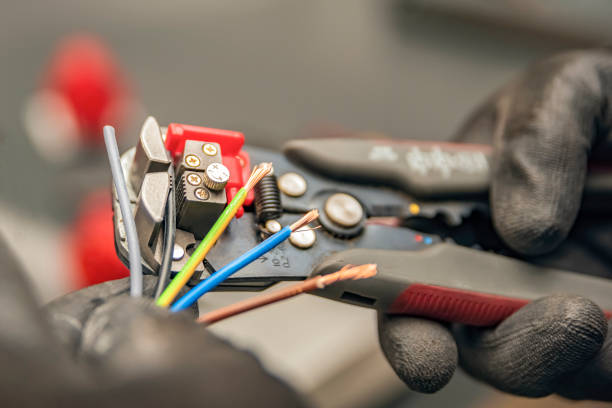 Best Emergency Electrical Repair  in Midway, FL